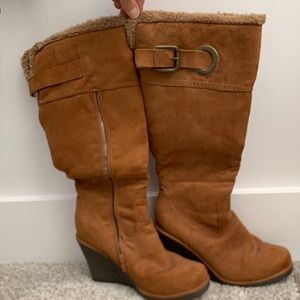 Chestnut wedge boots